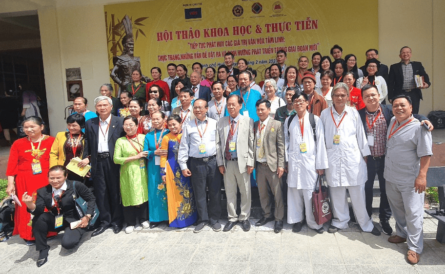 Các đại biểu chụp ảnh lưu niệm sau buổi Hội thảo.