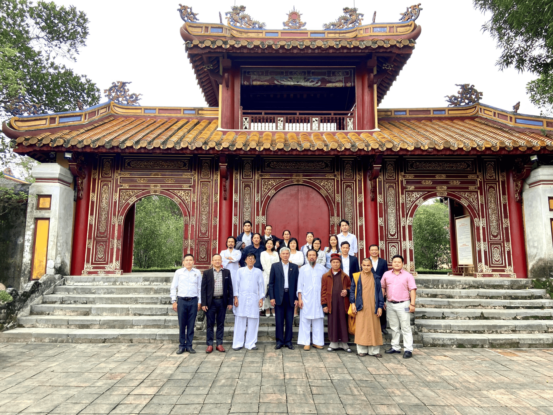 Các đại biểu chụp ảnh lưu niệm sau buổi Hội thảo.