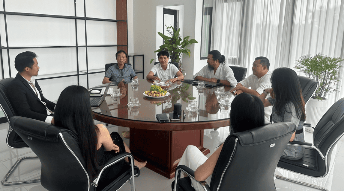 Buổi trà đàm tại văn phòng tập đoàn Wealth Power Group Vietnam